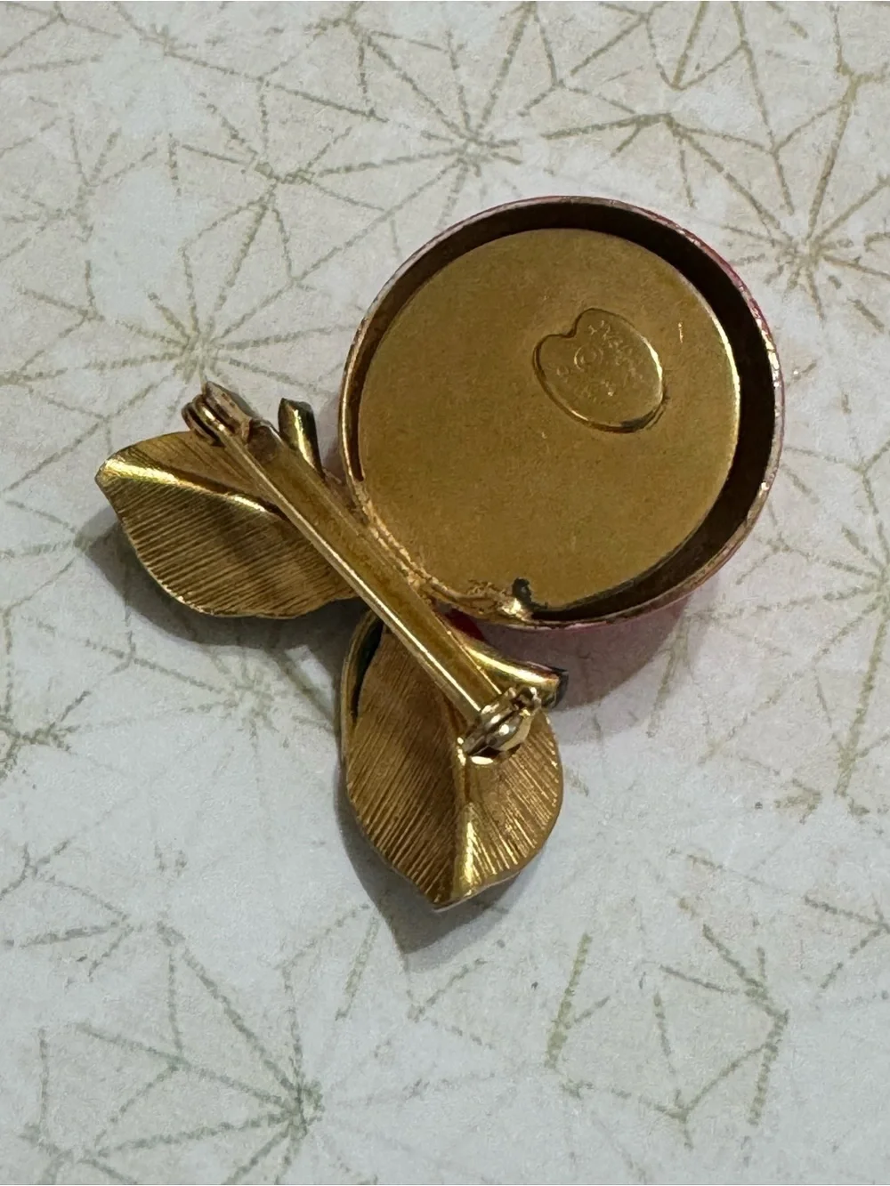 VINTAGE APPLE BROOCH BY ROBERT